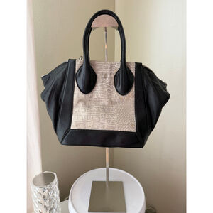 Women's Pour La Victoire Satchel Black Beige